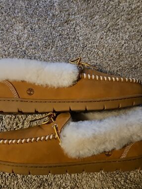 Timberland Tan Leather Moccasin Slippers with White Shearling